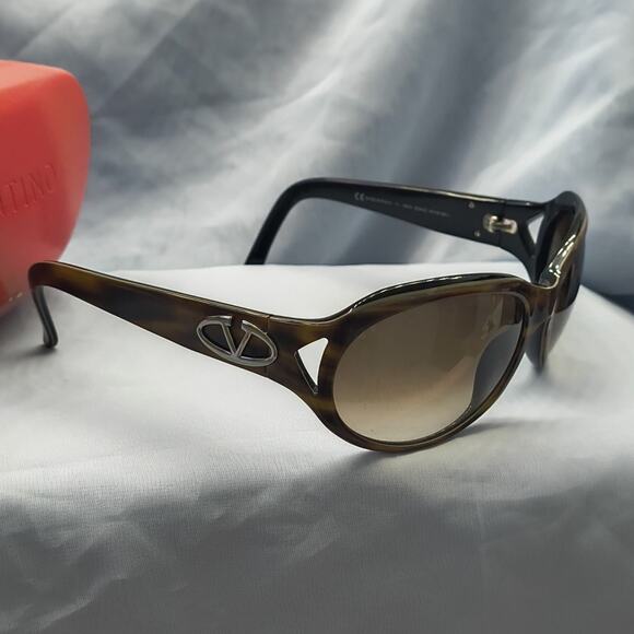Valentino Garavani Tortoise Shell Sunglasses main image 7